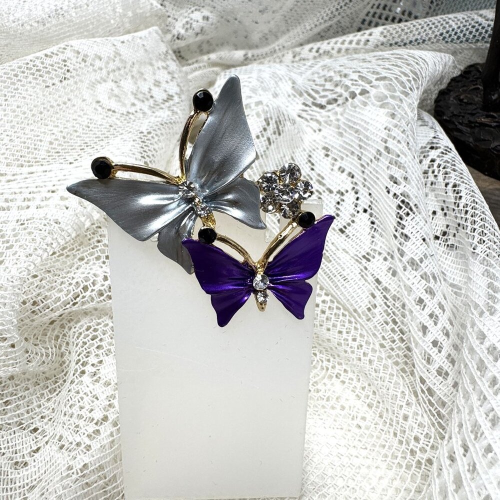 Vintage Butterfly Brooch Pin Set With Rhinestone Accents In Purple & Silver Enam